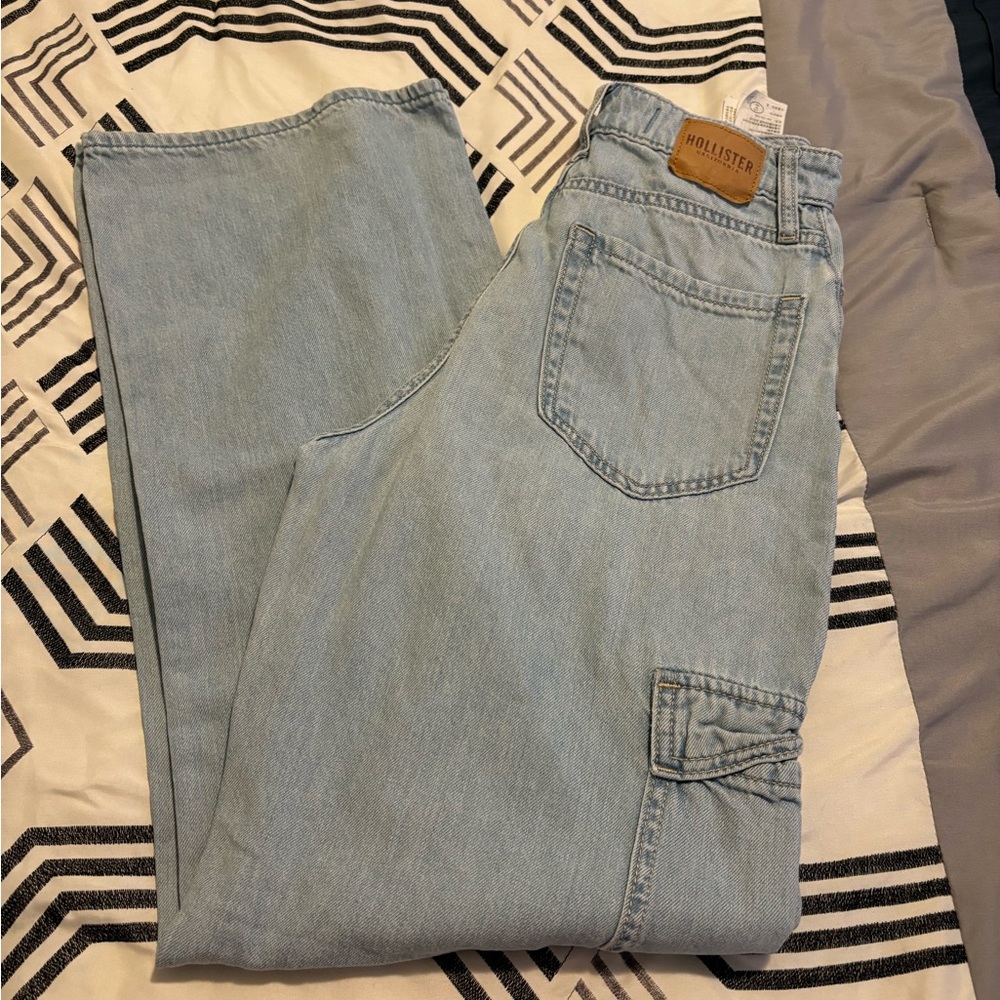 Hollister women’s jeans!
